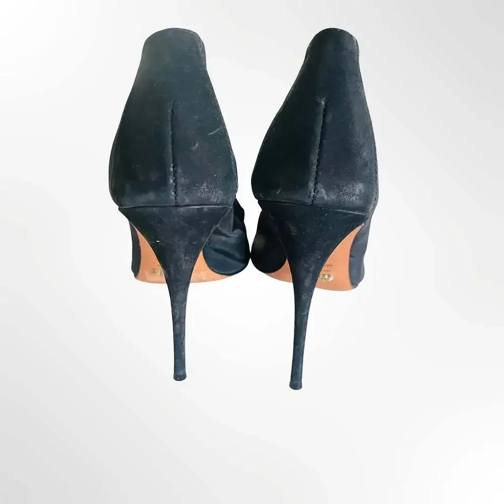 SCHUTZ gently used
